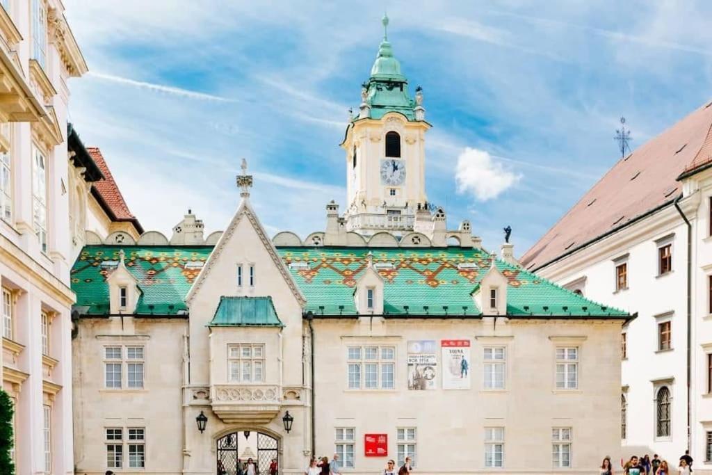 Diamond Residence In Old Town With Free Parking ブラチスラヴァ エクステリア 写真