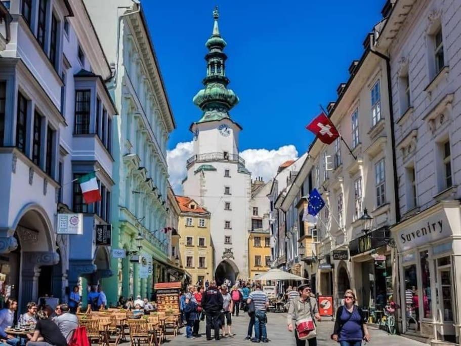 Diamond Residence In Old Town With Free Parking ブラチスラヴァ エクステリア 写真