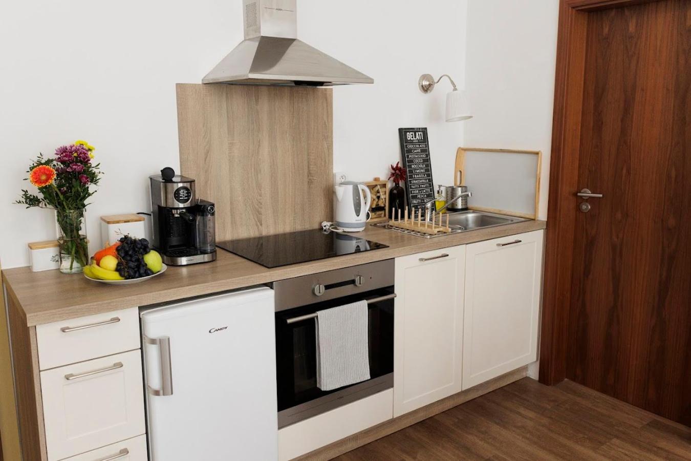 Diamond Residence In Old Town With Free Parking ブラチスラヴァ エクステリア 写真
