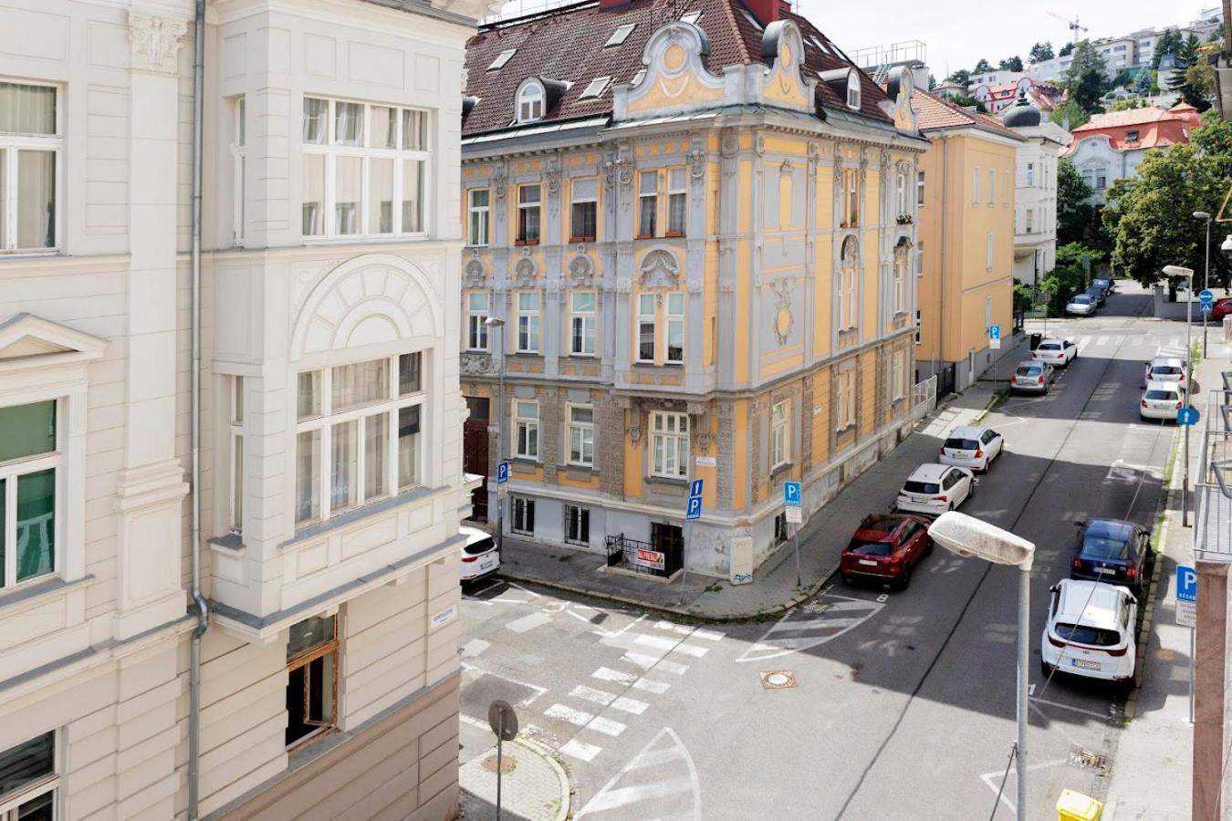 Diamond Residence In Old Town With Free Parking ブラチスラヴァ エクステリア 写真