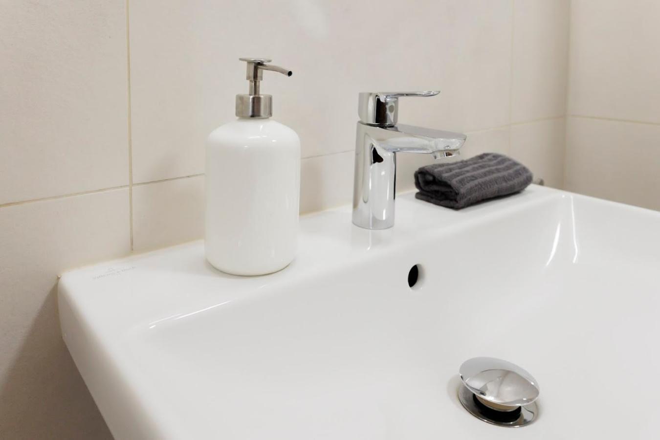 Diamond Residence In Old Town With Free Parking ブラチスラヴァ エクステリア 写真
