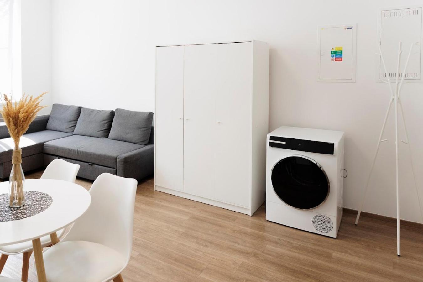 Diamond Residence In Old Town With Free Parking ブラチスラヴァ エクステリア 写真