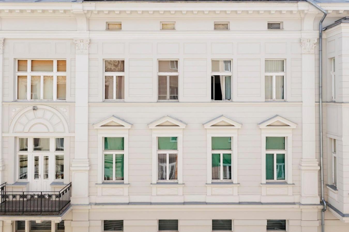 Diamond Residence In Old Town With Free Parking ブラチスラヴァ エクステリア 写真
