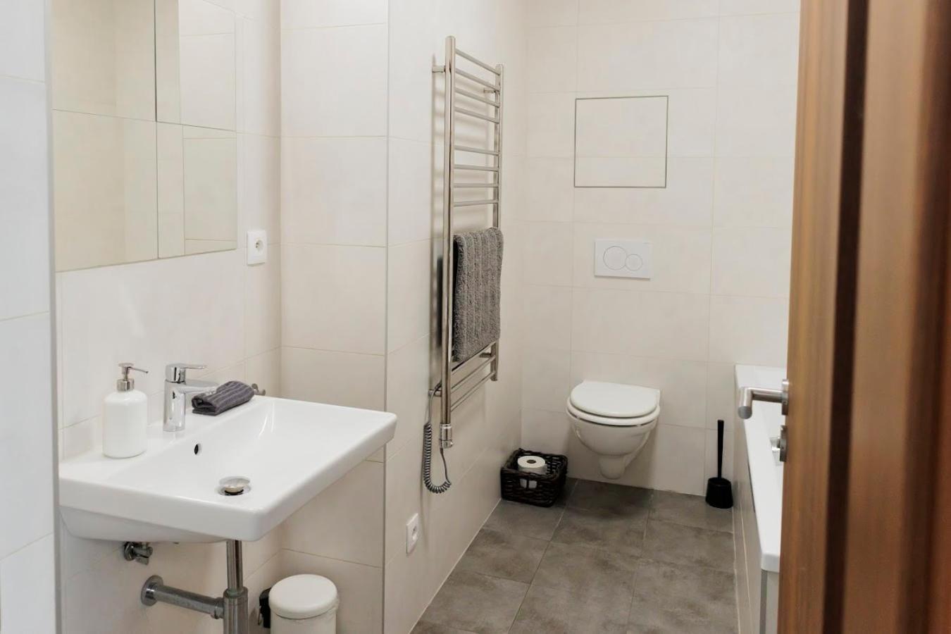 Diamond Residence In Old Town With Free Parking ブラチスラヴァ エクステリア 写真