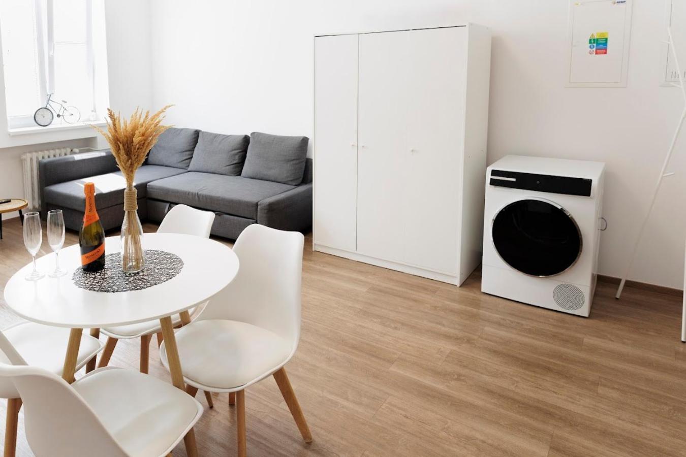 Diamond Residence In Old Town With Free Parking ブラチスラヴァ エクステリア 写真
