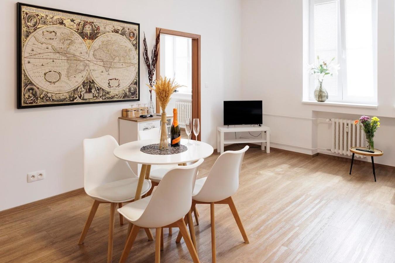 Diamond Residence In Old Town With Free Parking ブラチスラヴァ エクステリア 写真